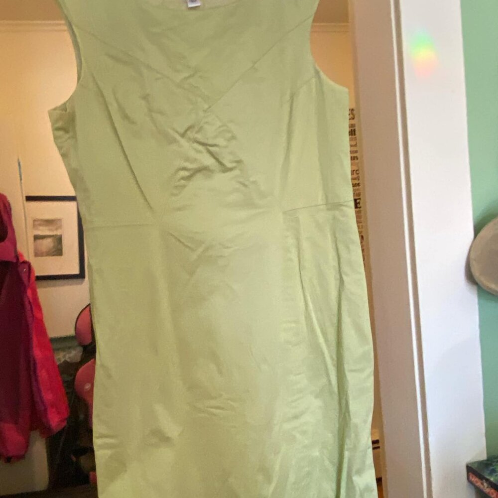 sleeveless dress